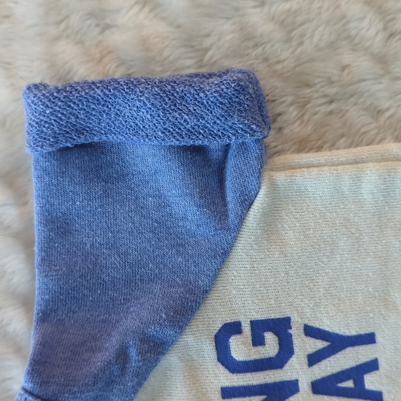 Old Navy | Crew-Neck Graphic "Amazing Since Day 1" Baby Girls Pullover - Picture 4 of 9